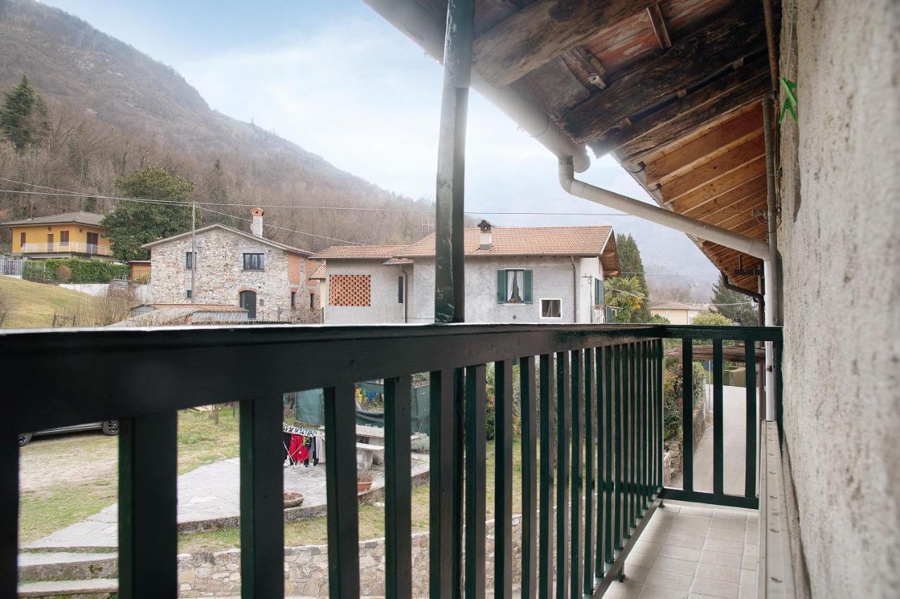 La Vecchia Torre Lejlighed Porto Valtravaglia Eksteriør billede